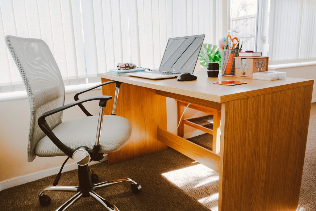 Une image de bureau, illustrant la rigeur administrative des pompes funèbres Sabile pour organiser un rapatriement